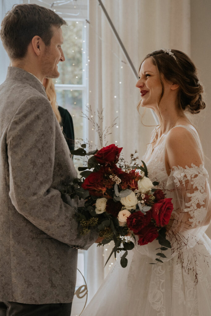 Hochzeitspaar bei der Freien Trauung in Zweibrücken